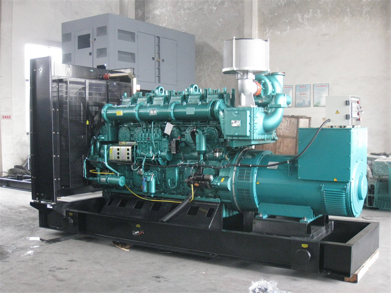 保定200KW 柴油发电机的油耗是多少？