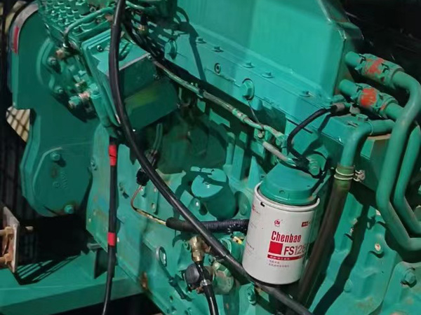 保定如何确定新的发电机组控制系统是否与原系统兼容？