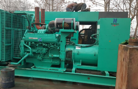 保定发电机组如何判断水冷式机油散热器内部是否需要清洗？